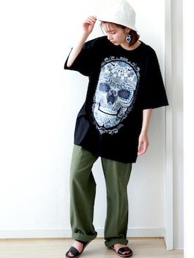 「アートTシャツ」｜「アイテム（アクセサリー）」を使った、tesoroさん（レディース・162cm）の夏コーディネート