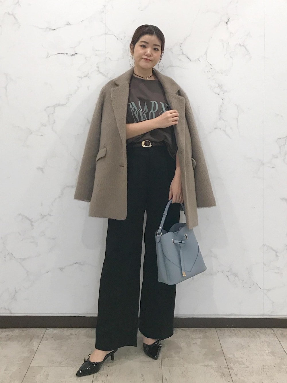 「きれいめカジュアル、スウェット、初春コーデ、秋コーデ、初冬コーデ、冬コーデ、お仕事コーデ、デートコーデ、お出かけコーデ、旅行コーデ、女子会コーデ、大人カジュアル、パンツスタイル、体型カバー、カジュアルコーデ」｜「VISのニュアンスハートチョーカー（チョーカー、ゴールド系）」を使った、はっちゃんさん（レディース・159cm）の冬コーディネートの1枚目の写真