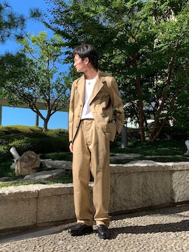 「アイテム（テーラードジャケット、ベージュ系）」を使った、くろおかさん（メンズ・170cm）の夏コーディネート