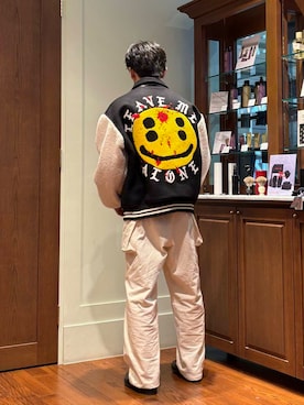 「URBAN RESEARCH（アーバンリサーチ）のアイテム（スタジャン）」を使った、くろおかさん（メンズ・170cm）の冬コーディネート