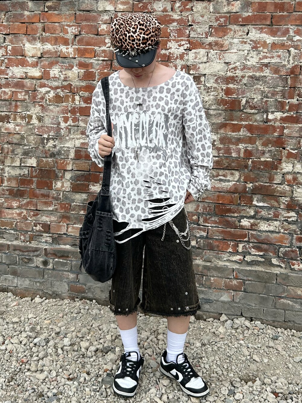 【GRANCY】総柄ラインストーングラフィックロンT ボーダー GRANCY 総柄ラインストーングラフィックロンT ボーダー Mサイズ