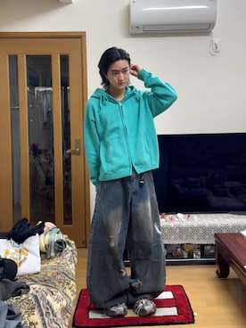 「CASPER JOHN（キャスパージョン）のKnit parka/ニットパーカー（パーカー、グリーン系）」を使った、内緒の一郎さん（メンズ・167cm）の春コーディネート