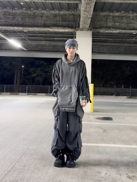 「HAMCUSのアイテム（パーカー、グレー系）」を使った、内緒の一郎さん（メンズ・167cm）の冬コーディネート