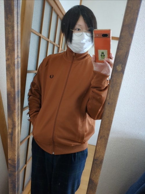 フレッドペリー ☆ M~L Size ☆カーキｘオレンジ☆ジャージ ☆グリン系 1737165129_500.jpg