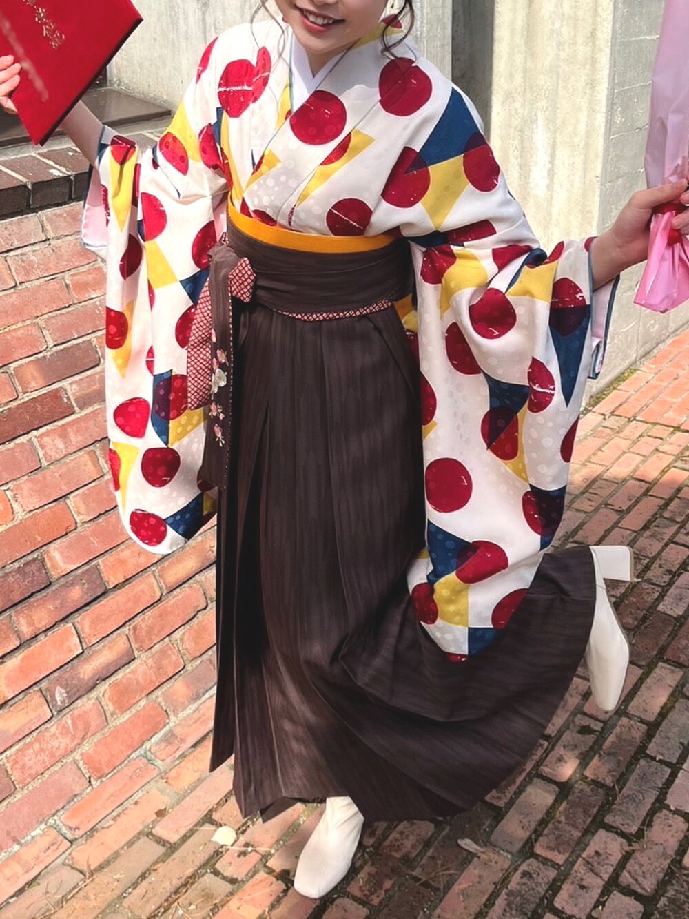 「卒業式、卒業式コーデ、袴、低身長」｜「JUNOAHのスクエアトゥフェイクレザーショートブーツ（ブーツ、ホワイト系）」を使った、鯖の味噌煮さん（レディース・156cm）の春コーディネートの1枚目の写真