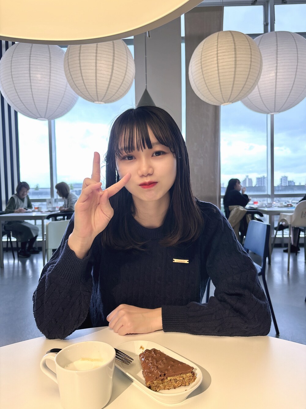「RETRO GIRLのアイテム（ニット/セーター、ブルー系）」を使った、s0a3a2a8chanさん（レディース・158cm）の秋コーディネートの1枚目の写真