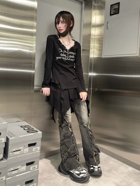 「アイテム（Tシャツ/カットソー）」を使った、Never mind the XU / Chikashitsu+さん（メンズ・172cm）の秋コーディネート