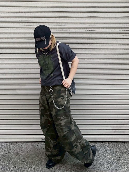 【Chikashitsu +】スナップボタンカモフラージュワイドデニムパンツ Chikashitsu＋】snap button camouflage pants