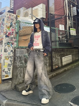 「Never mind the XU（ネバーマインドザエックスユー）の【Never mind the XU】3D print curve denim pants / 【ネバーマインド ザ エックスユー】3Dプリントカーブデニムパンツ（デニムパンツ、ブラック系）」を使った、Never mind the XU / Chikashitsu+さん（メンズ・167cm）の春コーディネート