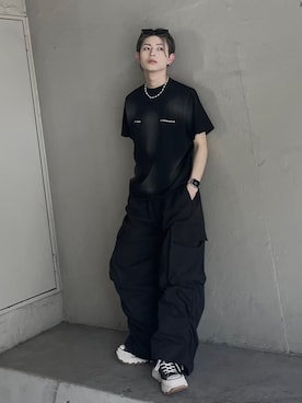 「Chikashitsu +（チカシツプラス）のアイテム（カーゴパンツ）」を使った、Never mind the XU / Chikashitsu+さん（メンズ・175cm）の夏コーディネート