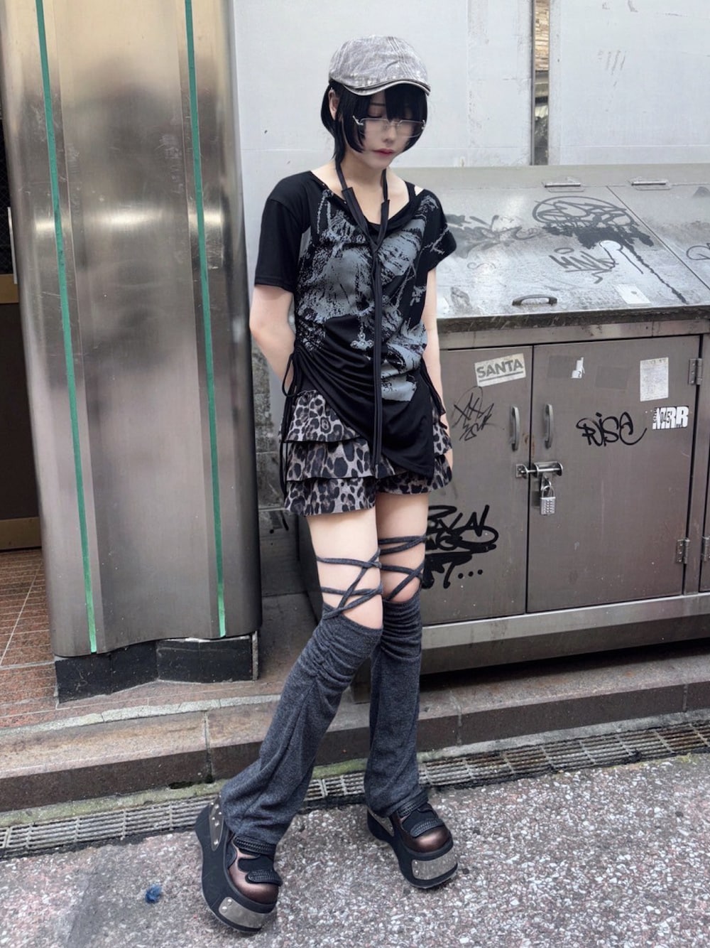 【Y2K】d.i.a レッグウォーマー　チャコール　グレー Y2K】d.i.a レッグウォーマー チャコール グレー y2kスターレッグ