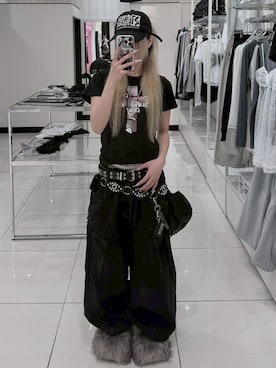 「FANCY CLUB（ファンシークラブ）の【FANCY CLUB】CROSS KIRA TEE / 【ファンシークラブ】クロスキラ半袖Tシャツ＜着用動画あり＞（Tシャツ/カットソー、ブラック系）」を使った、Never mind the XU / Chikashitsu+さん（メンズ・170cm）の夏コーディネート