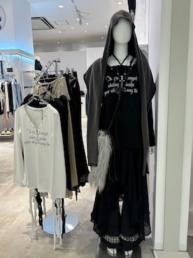 「Never mind the XU / Chikashitsu+（ネバーマインド ザ エックスユー / チカシツプラス）のアイテム（ネックレス）」を使った、Never mind the XU / Chikashitsu+さん（レディース・156cm）の秋コーディネート