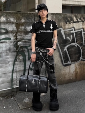 「ROSEN KREUZ（ローゼンクロイツ）の【Rosen Kreuz】SEALED FAITH PADLOCK NECKLACE / 【ローゼンクロイツ】シールドフェイスロックネックレス（ネックレス、シルバー系）」を使った、Never mind the XU / Chikashitsu+さん（レディース・157cm）の春コーディネート