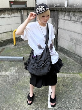 「Never mind the XU / Chikashitsu+（ネバーマインド ザ エックスユー / チカシツプラス）の【Nerd out XU】seven point stripe wide leg pants / 【ナードアウトエックスユー】セブンポイントストライプワイドレッグパンツ＜着用動画あり＞（スラックス、ブラック系）」を使った、Never mind the XU / Chikashitsu+さん（メンズ・171cm）の夏コーディネート
