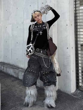 「ROSEN KREUZ（ローゼンクロイツ）の韓国ファッション Rosen Kreuz ローゼンクロイツ pearl cross 2 necklace パール クロス ネックレス 十字架ネックレス パールネックレス ストリートファッション（ネックレス、ブラック系）」を使った、Never mind the XU / Chikashitsu+さん（メンズ・167cm）の春コーディネート