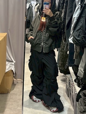 「アイテム（カーゴパンツ）」を使った、Never mind the XU / Chikashitsu+さん（レディース・153cm）の秋コーディネート