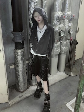「アイテム（パーカー）」を使った、Never mind the XU / Chikashitsu+さん（レディース・159cm）の秋コーディネート