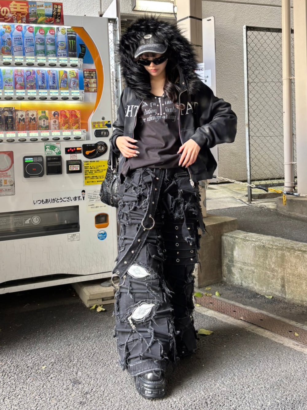 UNIZ BLACK MONSTER PANTS サイズ0 完売品 - メルカリ UNIZWORLD 