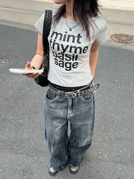 「Chikashitsu +（チカシツプラス）の【Chikashitsu +】herb logo baby tee (4color) / 【チカシツプラス】ハーブロゴコンパクト半袖Tシャツ（Tシャツ/カットソー、グレー系）」を使った、Never mind the XU / Chikashitsu+さん（メンズ・171cm）の夏コーディネート