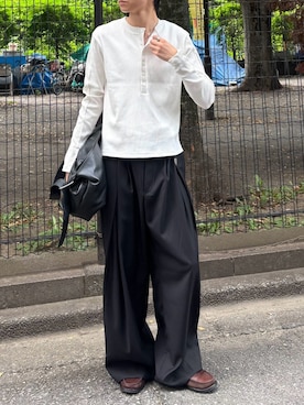 「Chikashitsu +（チカシツプラス）の【Chikashitsu +】slit henley neck slim t-shirt / 【チカシツプラス】スリットヘンリーネックスリム長袖Tシャツ＜着用動画あり＞（Tシャツ/カットソー、ホワイト系）」を使った、Never mind the XU / Chikashitsu+さん（レディース・150cm）の秋コーディネート