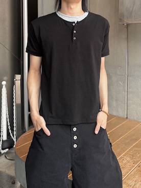 「Never mind the XU / Chikashitsu+（ネバーマインド ザ エックスユー / チカシツプラス）の【nmtc+】Cool Layered Henley Neck Tee / 【エヌエムティーシープラス】クールレイヤードヘンリーネックTシャツ（Tシャツ/カットソー、ブラック系）」を使った、Never mind the XU / Chikashitsu+さん（メンズ・171cm）の夏コーディネート
