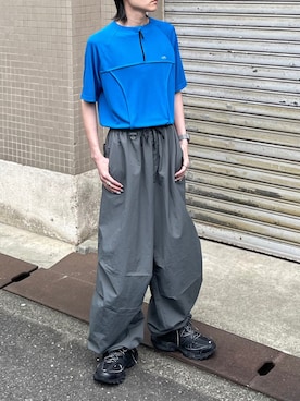 「Chikashitsu +（チカシツプラス）のアイテム（カーゴパンツ）」を使った、Never mind the XU / Chikashitsu+さん（メンズ・170cm）の夏コーディネート