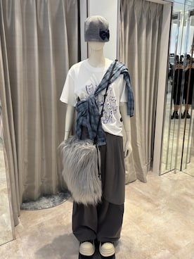 「秋服」｜「アイテム（帽子）」を使った、Never mind the XU / Chikashitsu+さん（レディース・160cm）の秋コーディネート