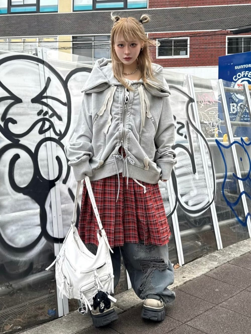 SURGERYのパーカーを使った人気ファッションコーディネート - WEAR