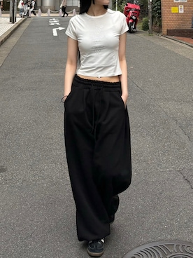 「Chikashitsu +（チカシツプラス）のアイテム（スウェットパンツ）」を使った、Never mind the XU / Chikashitsu+さん（レディース・170cm）の夏コーディネート