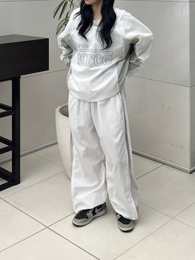 「Chikashitsu +（チカシツプラス）のアイテム（カーゴパンツ）」を使った、Never mind the XU / Chikashitsu+さん（レディース・156cm）の春コーディネート