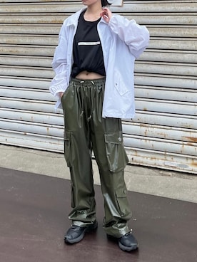 「Chikashitsu +（チカシツプラス）のアイテム（カーゴパンツ）」を使った、Never mind the XU / Chikashitsu+さん（レディース・163cm）の秋コーディネート