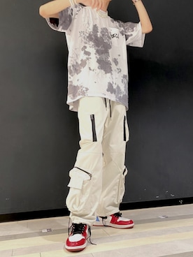 「Chikashitsu +（チカシツプラス）のアイテム（カーゴパンツ）」を使った、Never mind the XU / Chikashitsu+さん（メンズ・186cm）の夏コーディネート