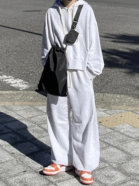 「Chikashitsu +（チカシツプラス）のアイテム（バッグ）」を使った、Never mind the XU / Chikashitsu+さん（メンズ・170cm）の春コーディネート