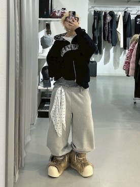 「FREE WORLD ORDER（フリーワールドオーダー）のアイテム」を使った、Never mind the XU / Chikashitsu+さん（レディース・165cm）の冬コーディネート