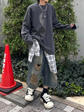 「Chikashitsu +（チカシツプラス）のアイテム（Tシャツ/カットソー）」を使った、Never mind the XU / Chikashitsu+さん（メンズ・170cm）の秋コーディネート