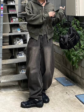 「Chikashitsu +（チカシツプラス）の【Chikashitsu +】super buggy denim pants（デニムパンツ）」を使った、Never mind the XU / Chikashitsu+さん（メンズ・180cm）の夏コーディネート
