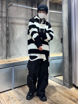 「Chikashitsu +（チカシツプラス）のアイテム（カーゴパンツ）」を使った、Never mind the XU / Chikashitsu+さん（メンズ・173cm）の春コーディネート