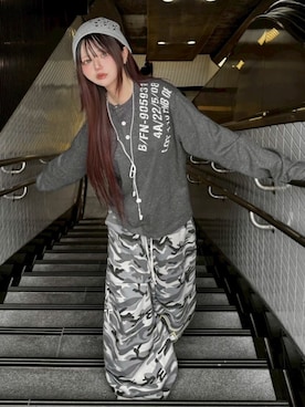 「Never mind the XU（ネバーマインドザエックスユー）の【Never mind the XU】waffle henley long sleeve / 【ネバーマインド ザ エックスユー】ワッフルヘンリー長袖Tシャツ（Tシャツ/カットソー、グレー系）」を使った、Never mind the XU / Chikashitsu+さん（メンズ・167cm）の春コーディネート