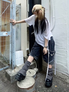 「SURGERY（サージェリー）のアイテム（パンツ）」を使った、Never mind the XU / Chikashitsu+さん（レディース・163cm）の秋コーディネート