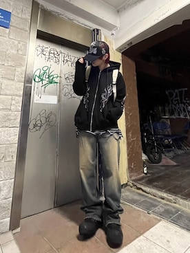 「XU（エックスユー）のアイテム（パンツ）」を使った、Never mind the XU / Chikashitsu+さん（メンズ・180cm）の春コーディネート