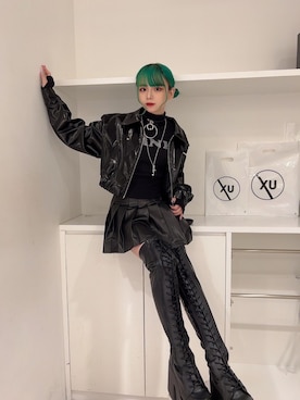 「オールブラック」｜「アイテム（スタジャン）」を使った、Never mind the XU / Chikashitsu+さん（レディース・150cm）の春コーディネート