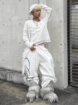 「I FEEL LUCKY（アイフィールラッキー）の【IFEELLUCKY】Layered cross long sleeve / 【アイフィールラッキー】レイヤードクロス長袖Ｔシャツ（Tシャツ/カットソー、ホワイト系）」を使った、Never mind the XU / Chikashitsu+さん（メンズ・170cm）の夏コーディネート