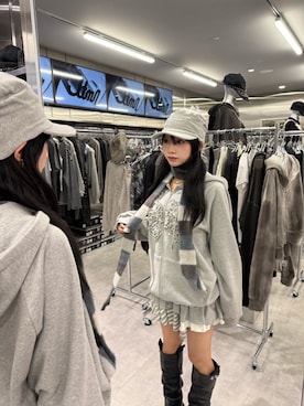 「UGLY SHADOW（アグリーシャドウ）のアイテム」を使った、Never mind the XU / Chikashitsu+さん（レディース・153cm）の秋コーディネート