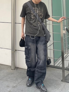 Never mind the XU / Chikashitsu+さんの「ストリートファッション XU pocket cargo denim pants デニムパンツ カーゴパンツ カーゴデニム マルチポケット ビンテージ風ジーンズ オーバーサイズ 韓国ファッション」を使ったコーディネート