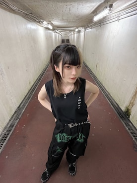 UNKNOWN LONDON(アンノウン・ロンドン)のカーゴパンツを使った人気