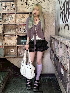 「UGLY SHADOW（アグリーシャドウ）の韓国ブランド Uglyshadow アグリーシャドウ MESH LACE SOCKS メッシュ レースソックス シースルーソックス ひもソックス レースアップ 靴下 韓国ファッション（ソックス/靴下、パープル系）」を使った、Never mind the XU / Chikashitsu+さん（レディース・157cm）の春コーディネート