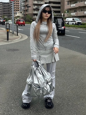 「アイテム（パーカー、シルバー系）」を使った、Never mind the XU / Chikashitsu+さん（レディース・154cm）の秋コーディネート