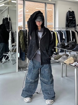 「XU（エックスユー）のアイテム（パンツ）」を使った、Never mind the XU / Chikashitsu+さん（メンズ・168cm）の春コーディネート