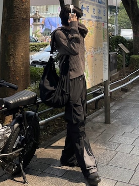 「Chikashitsu +（チカシツプラス）のアイテム（カーゴパンツ）」を使った、Never mind the XU / Chikashitsu+さん（メンズ・180cm）の秋コーディネート